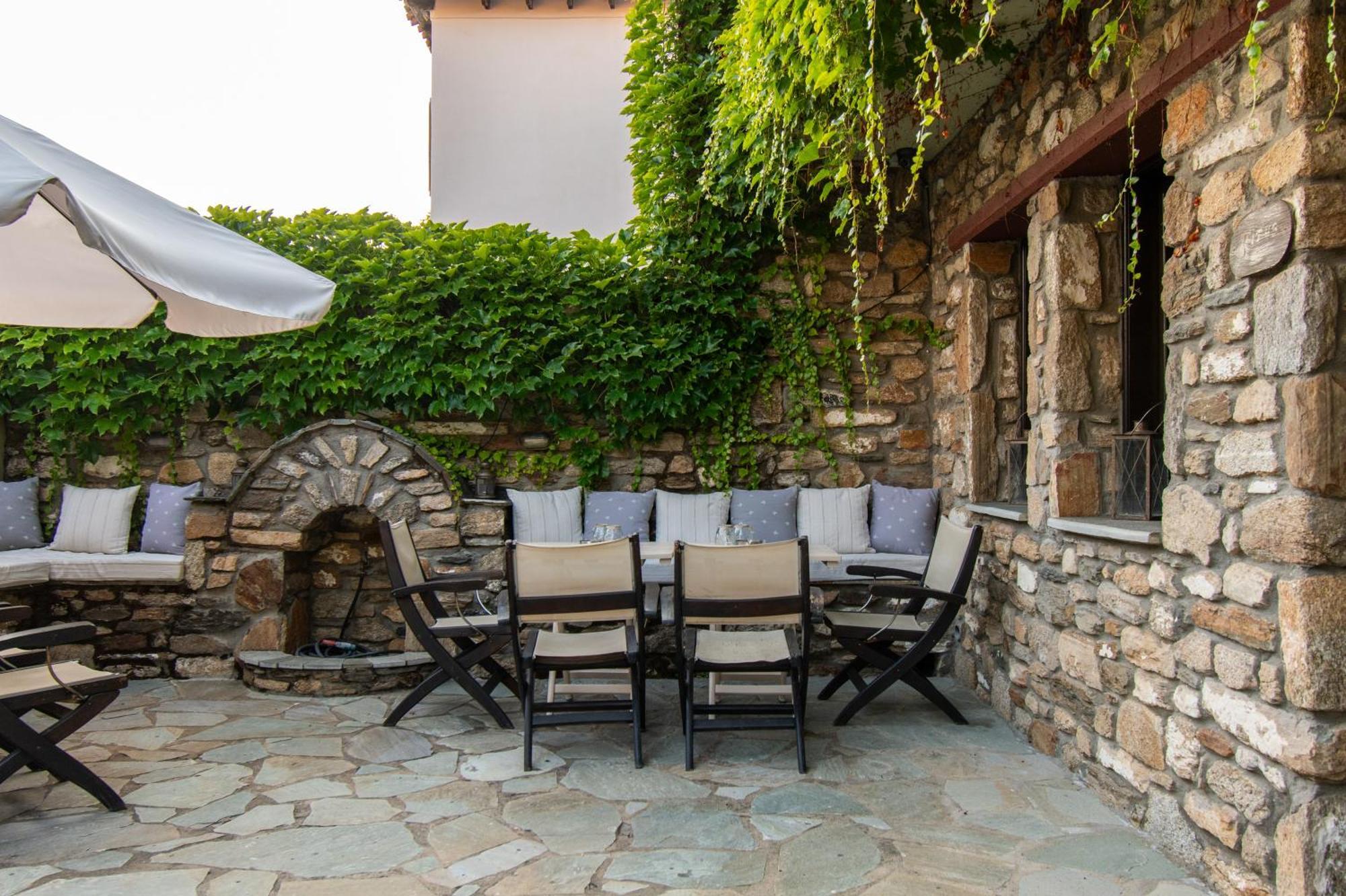 Oreiades Guesthouse Parthenón エクステリア 写真