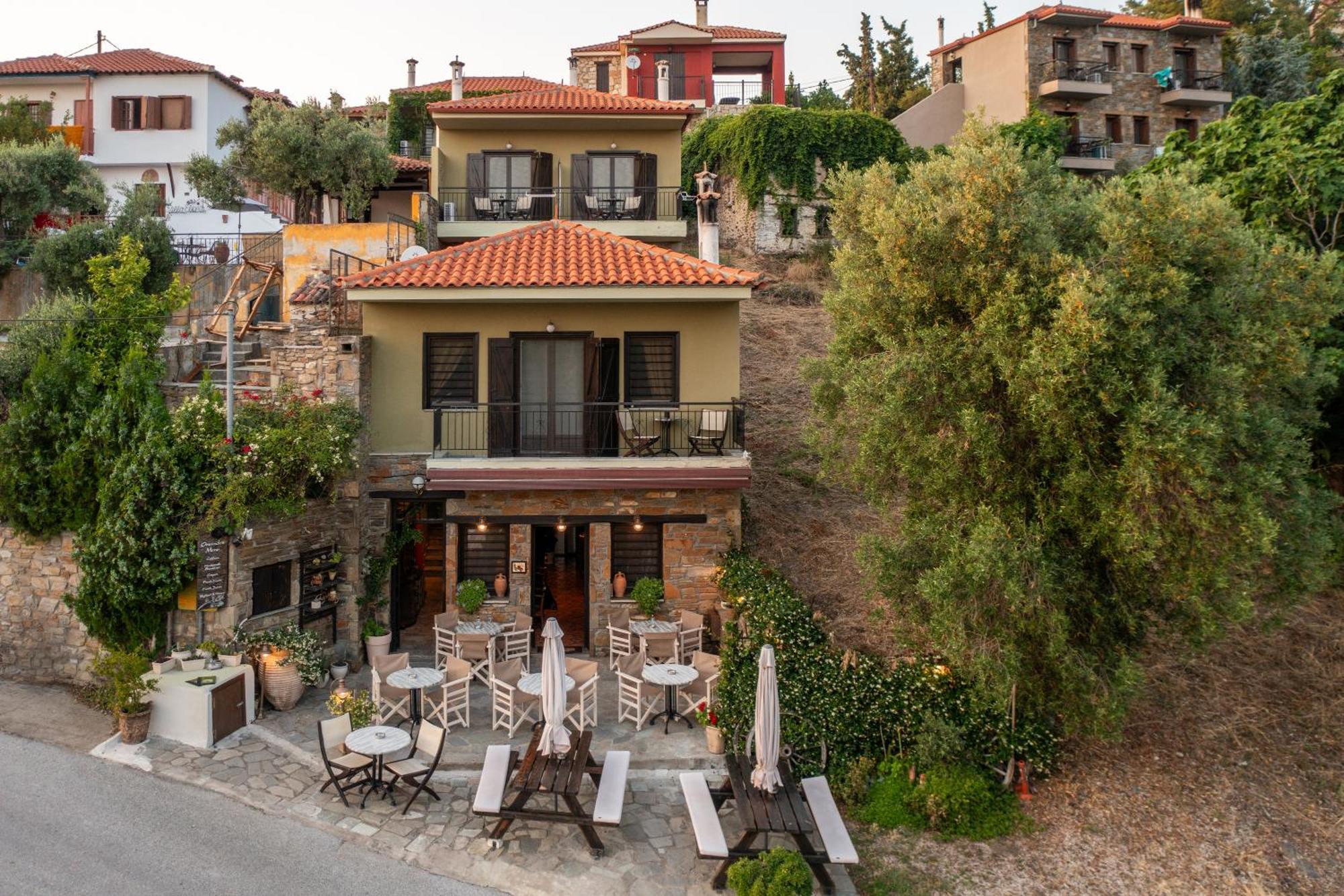 Oreiades Guesthouse Parthenón エクステリア 写真