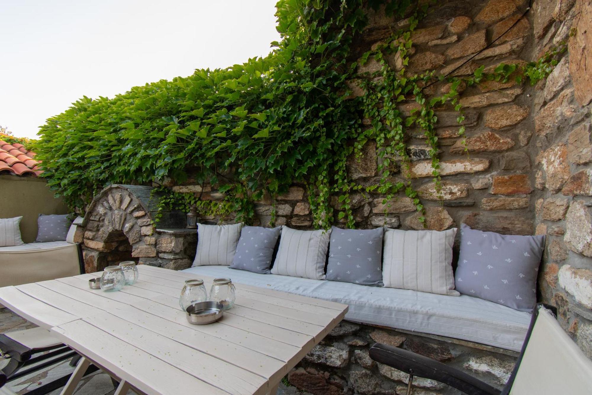 Oreiades Guesthouse Parthenón エクステリア 写真