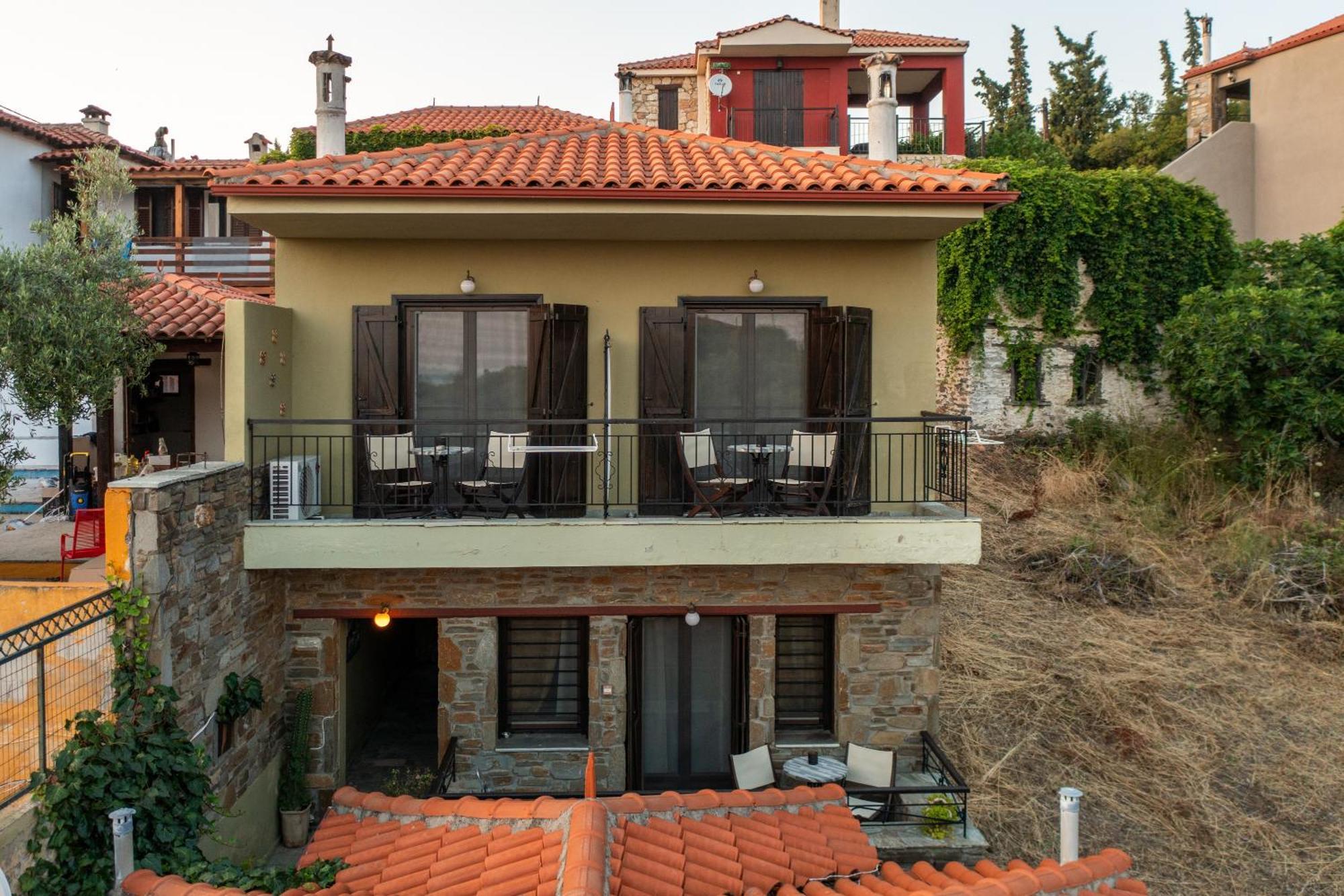 Oreiades Guesthouse Parthenón エクステリア 写真