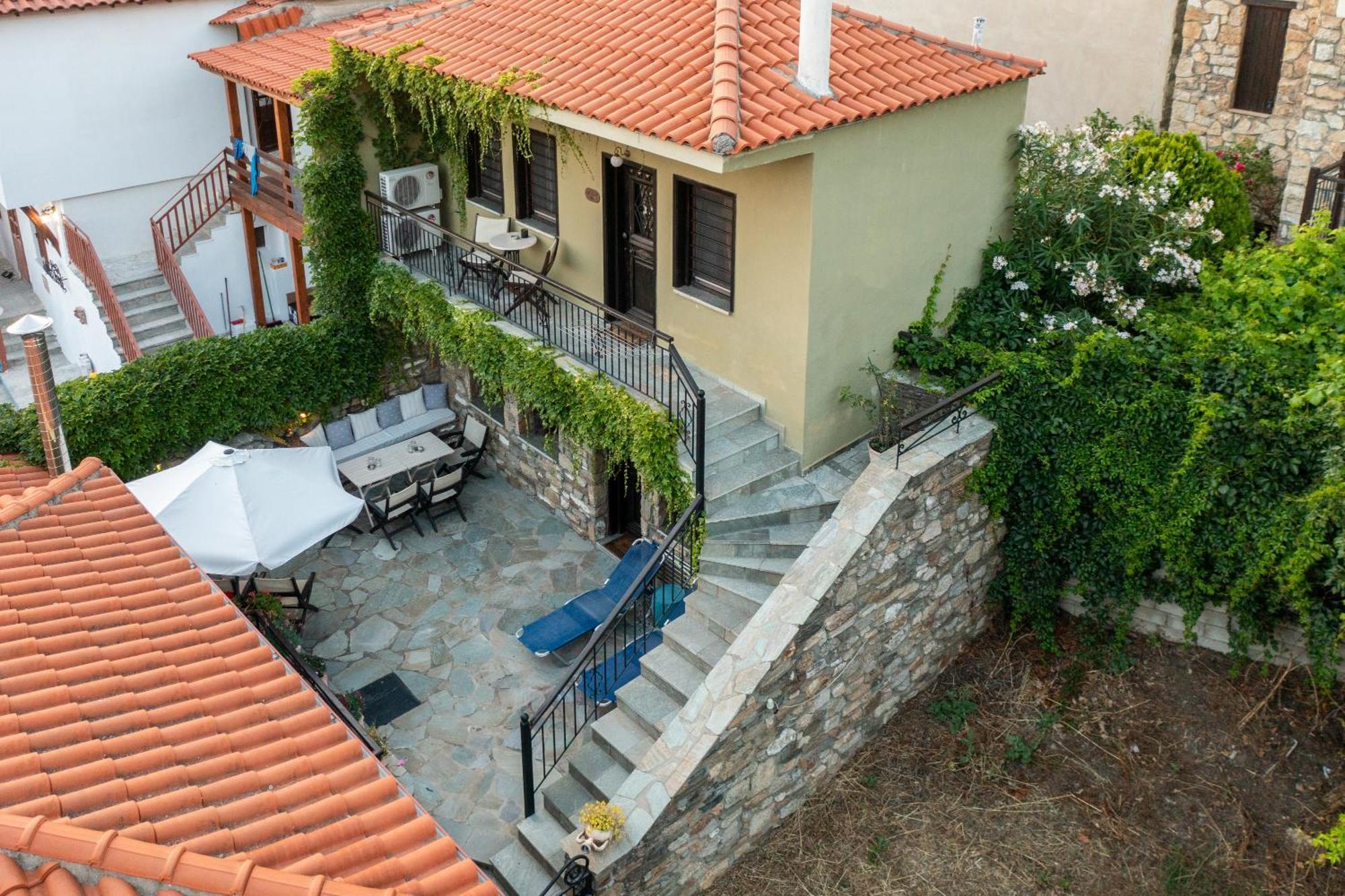 Oreiades Guesthouse Parthenón エクステリア 写真