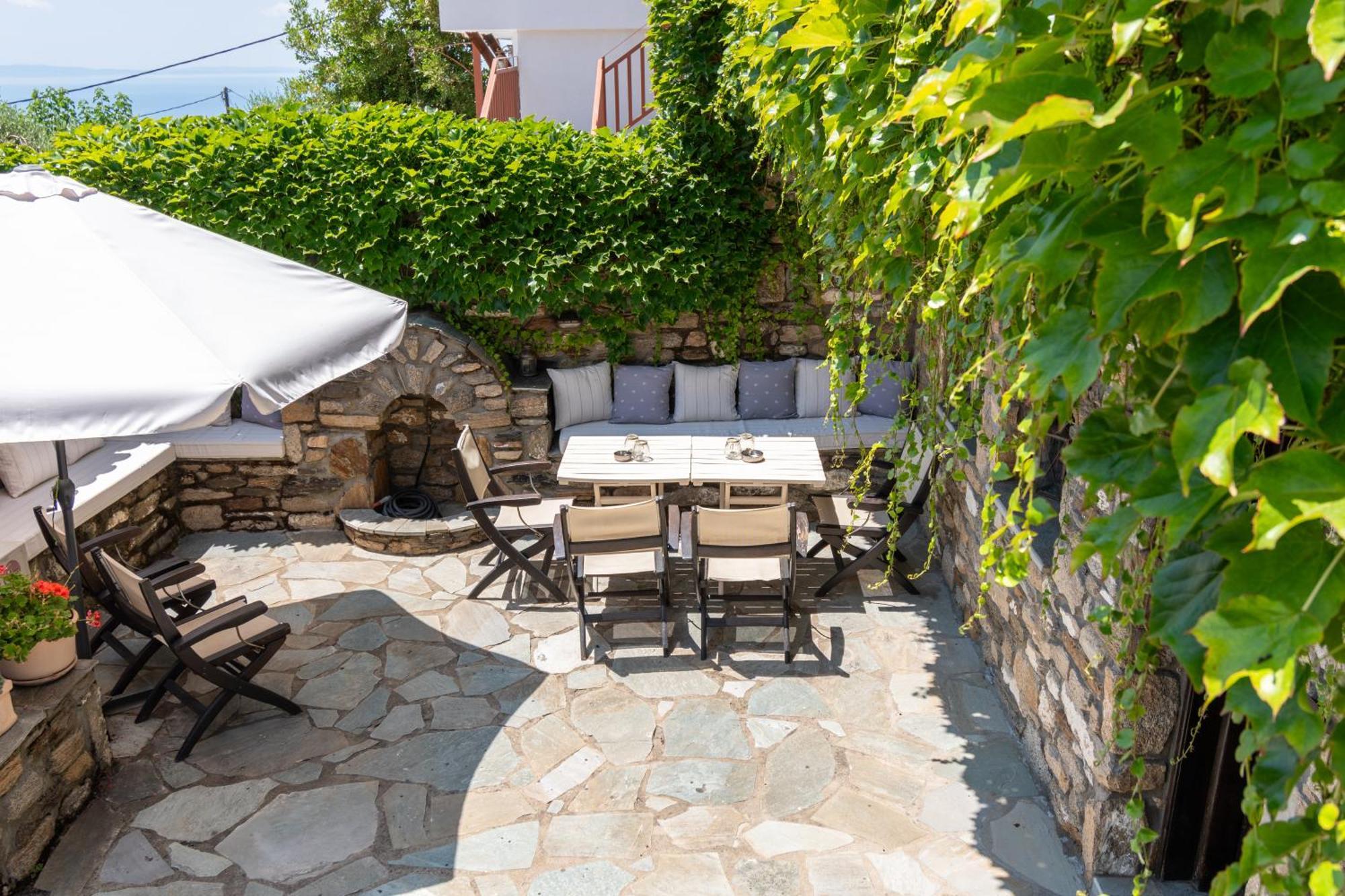 Oreiades Guesthouse Parthenón エクステリア 写真